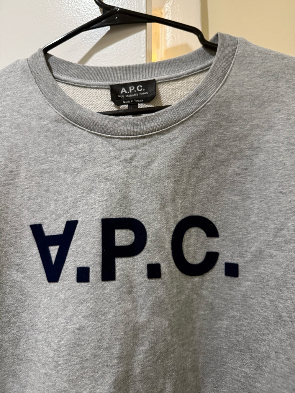 A.P.C. Men's Light Gray Crewneck Sweatshirt with Black Logo, size L